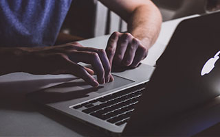 南宁双马尾学生妹【胡九万】骚浪视频流出，清纯脸装不住母狗心，动作骚得像条狗，撸点高到让人瞬间射！